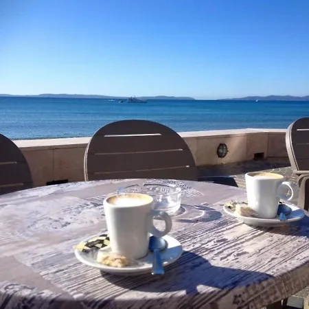 2 Pieces Avec Parking Pres De La - Fr-1-251-348