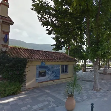 2 Pieces Avec Parking Pres De La - Fr-1-251-348 Le Lavandou