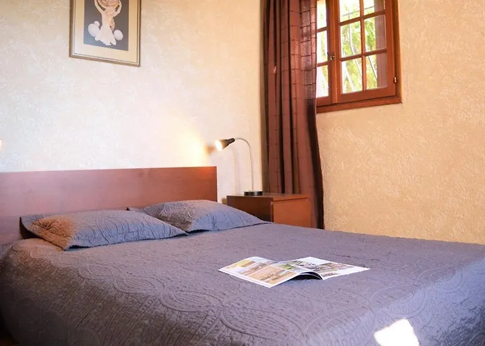 Apartman 2 Pieces Avec Parking Pres De La - Fr-1-251-348